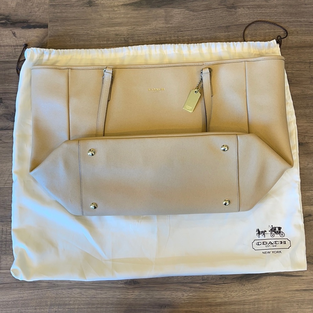 Coach tote! ❤️